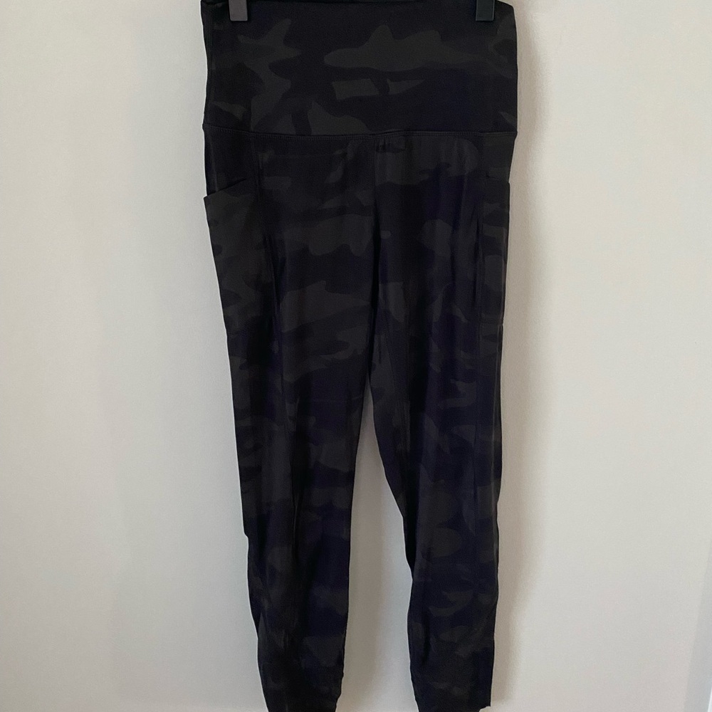 Black Camo Members Mark Leggings Size Medium SUPER SOFT Mesh Stripe Pockets!